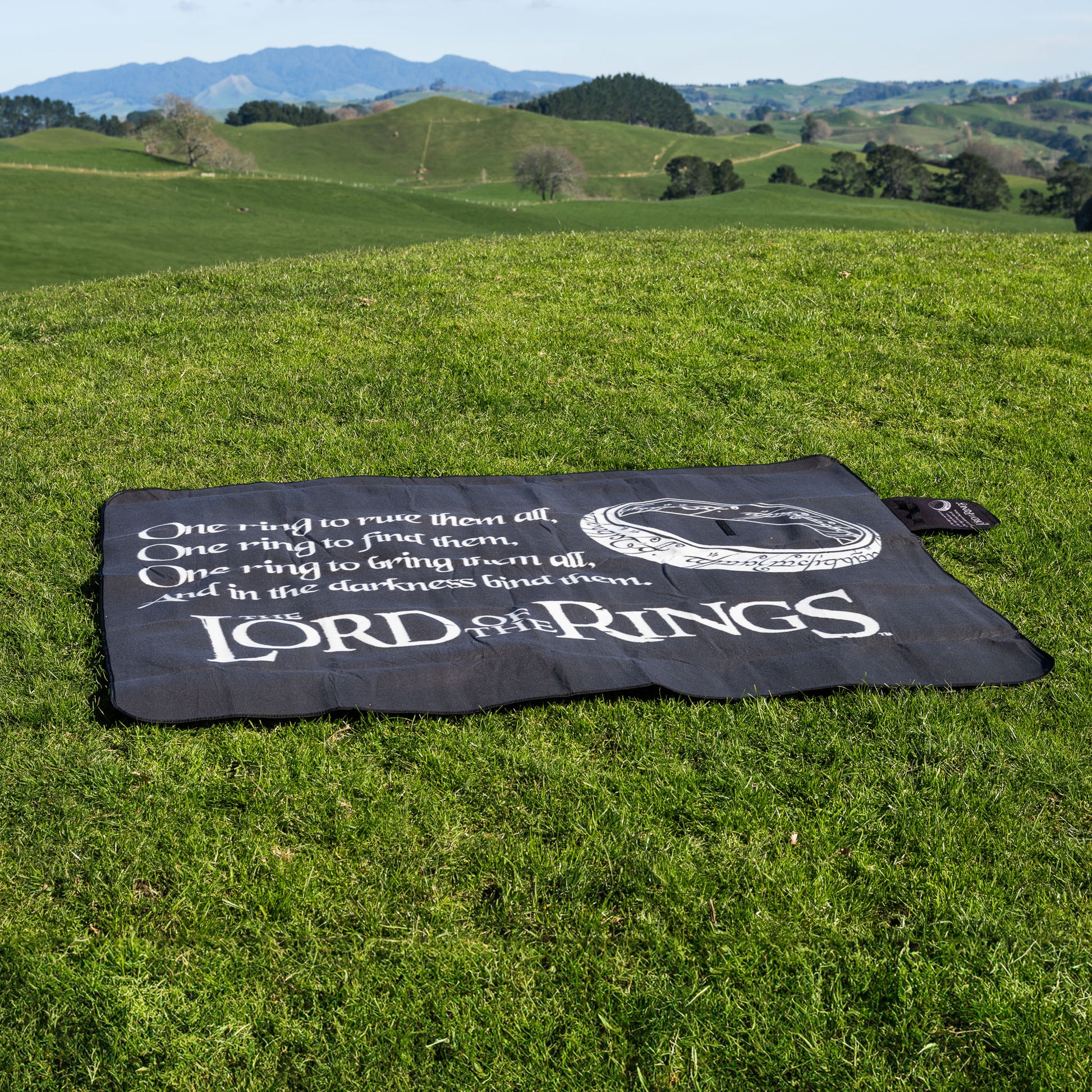 The Lord of the Rings™ Outdoor Picnic Blanket
